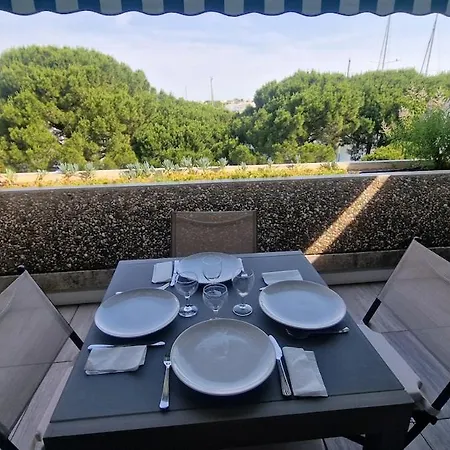 Port Camargue Getaway Parking Et Pool